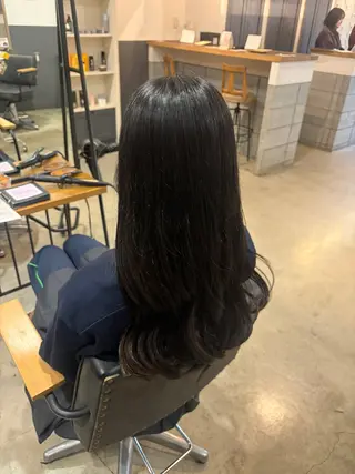 ロング 聖菜/ hina /レイヤー/艶カラーのヘアスタイル