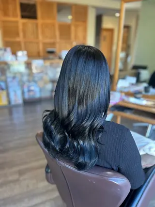 ロング カラー 井上 花音のヘアスタイル