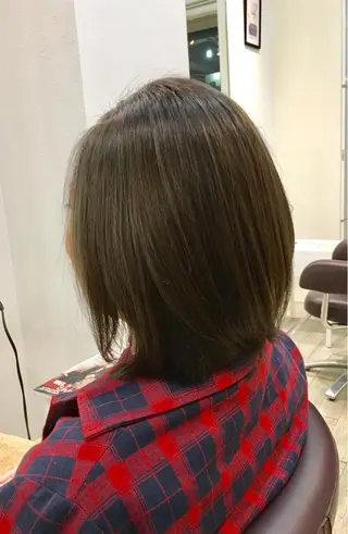 ショート カラー 中村 よしひでのヘアスタイル