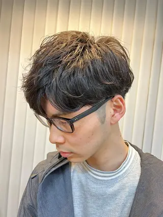 ショート パーマ メンズ 二本木 秀成のヘアスタイル