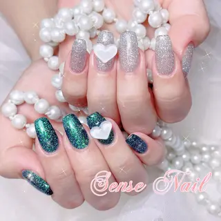 ネイル Queening 🦋のネイルデザイン