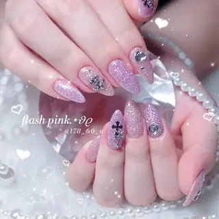 ネイル HAPPINAS🎀  れん🖤痛ネイルのネイルデザイン