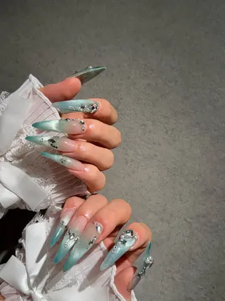 ネイル I-nailロング /ワンホン/キラキラのネイルデザイン