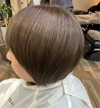 カラー 麻生 湧雅のヘアスタイル