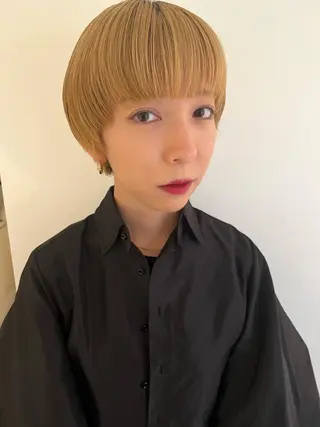 ショート ブリーチカラー🎀 韓国風/寺門美優のヘアスタイル