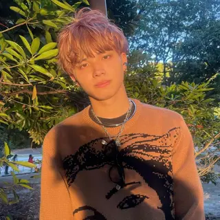 ショート カラー ブロンド／ブリーチ 【SITY.】のヘアスタイル