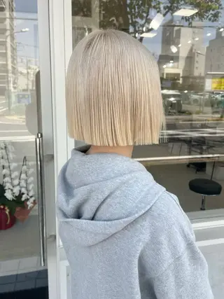 ミディアム カラー 長山 茉白のヘアスタイル