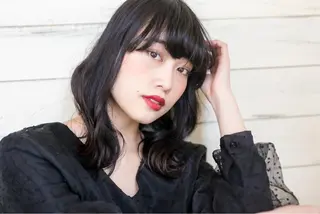 セミロング カラー ENIF ヤマグチアツコのヘアスタイル