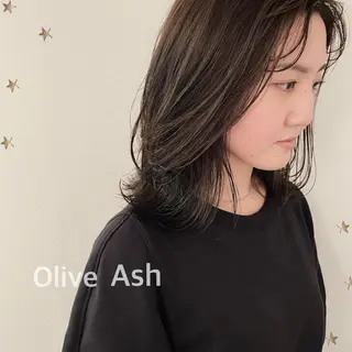 ミディアム カラー 市川 千夏のヘアスタイル