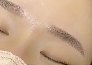 アイブロウ enu大阪梅田店【エヌ】所属・大西 里奈のマツエク・マツパデザイン