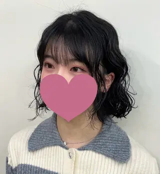 ミディアム パーマ 韓国っぽ透け感カラー マンツーマン🫧なおのヘアスタイル