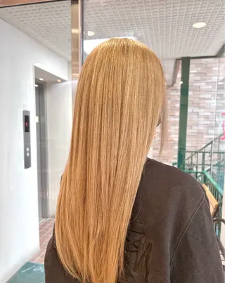 ロング カラー 安樂 優希のヘアスタイル