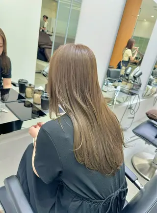 カラー kou🌥️レイヤー /艶カラーのヘアスタイル