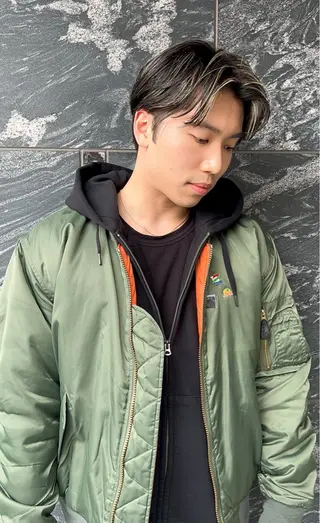 ショート カラー メンズ 樋野 亮のヘアスタイル