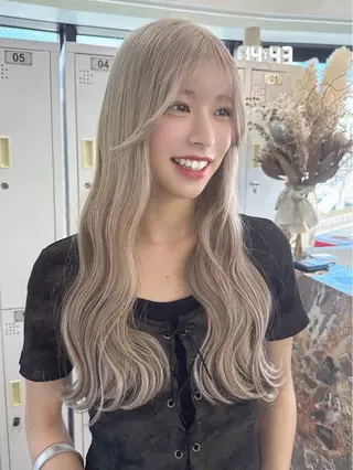 カラー ブリーチ/ ハイトーン/森 裕斗のヘアスタイル