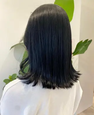 ミディアム カラー サキ🤍ハイトーン 🩰くびれ巻きヘアのヘアスタイル
