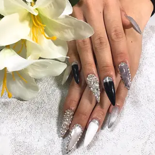 ロング ネイル BINERVA nail salonのネイルデザイン