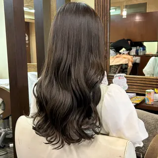セミロング カラー 山崎 絵莉香のヘアスタイル