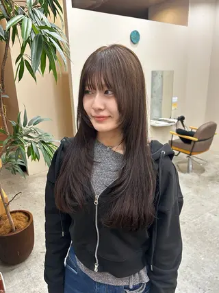 ロング カラー 顔周りレイヤー/ ふわあいりのヘアスタイル