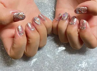 ネイル VIERU 🌈🎀💖のネイルデザイン