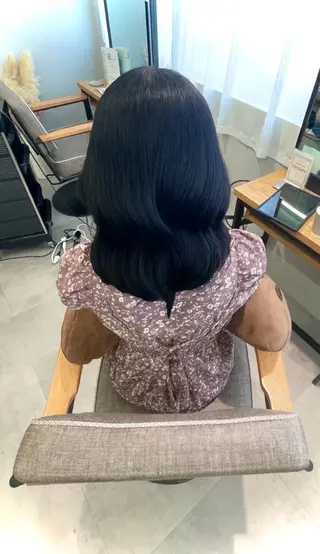 ミディアム カラー 抜け感/ワンカラー/ 明大前/桑田のヘアスタイル