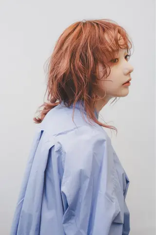 カラー 塔尾 真那のヘアスタイル