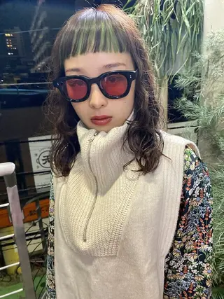 セミロング カラー パーマ インナーカラー/ボブ イヤリングカラーのヘアスタイル
