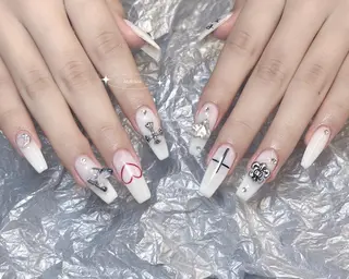 ネイル RINA 🤍のネイルデザイン
