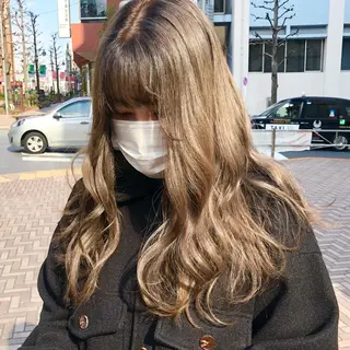 ロング カラー ゆう🫧 透明感/ハイトーンのヘアスタイル