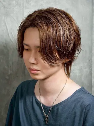 ミディアム 阿賀 佑季のヘアスタイル