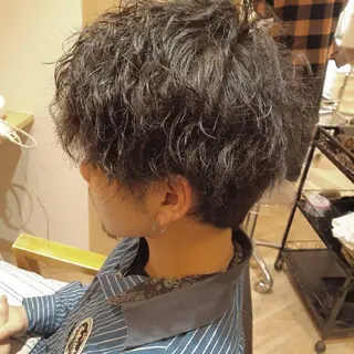 メンズ パーマ ラボヌールヘアシュシュ所属・西村 力一のヘアスタイル