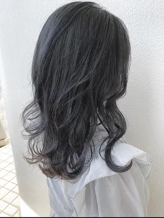 セミロング カラー ブリーチ koheiのヘアスタイル
