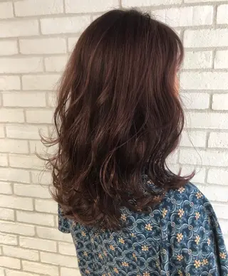 ミディアム カラー 小島 侑衣のヘアスタイル