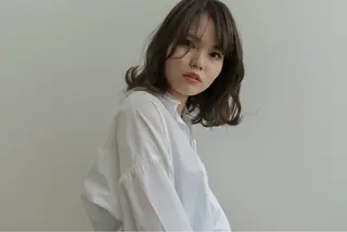 ミディアム カラー ツジガキ ユウスケのヘアスタイル