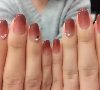 ネイル mano nella manoのネイルデザイン