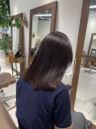 ミディアム カラー 垢抜け小顔レイヤー オリーブ/スミレのヘアスタイル