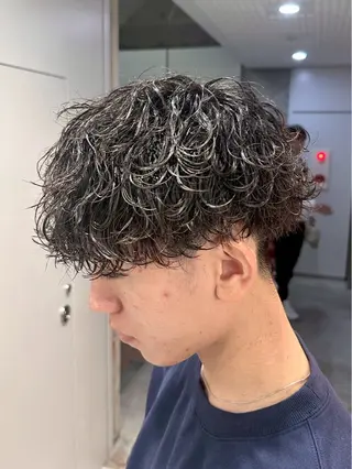 ミディアム パーマ メンズパーマ特化 TAIGAのヘアスタイル