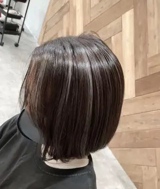 ショート カラー リサ tonieのヘアスタイル