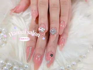 ミディアム 西村 華蓮のネイルデザイン