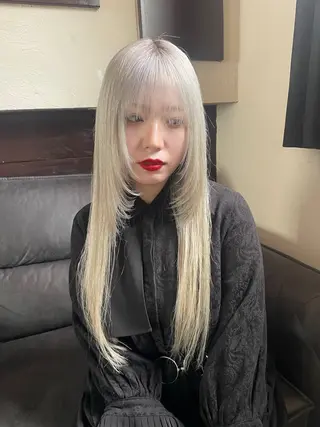 ロング カラー ハイトーン/レイヤー 似合わせ・ユキノのヘアスタイル