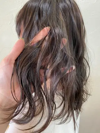 セミロング カラー ENIF ヤマグチアツコのヘアスタイル
