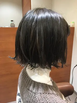 ショート カラー 蓮見  友里のヘアスタイル