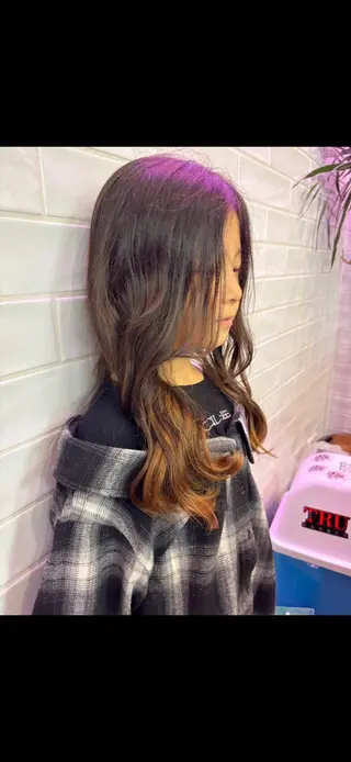 カラー 落合 そらのヘアスタイル