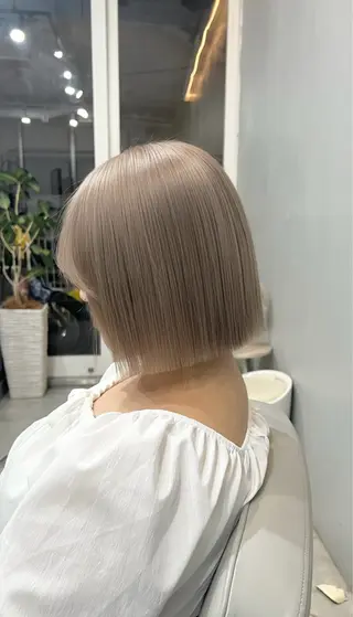 ミディアム カラー 🫧艶ダブルカラー ブリーチ🫧トモヤのヘアスタイル