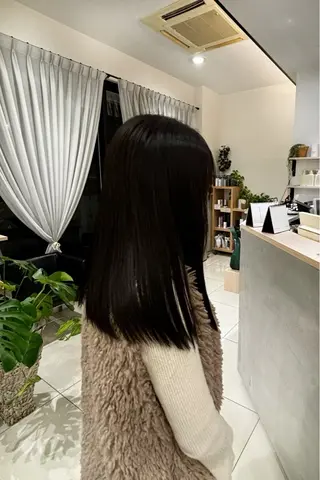 ロング カラー SLASHスラッシュ 辻村  彩華のヘアスタイル