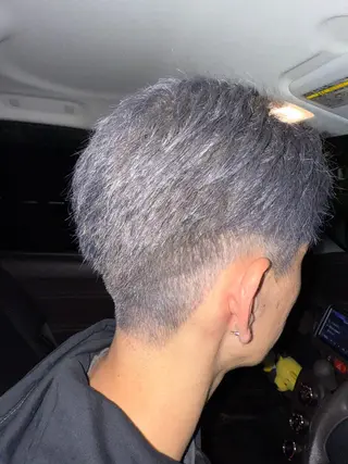 カラー メンズ 坂柳 朱音のヘアスタイル