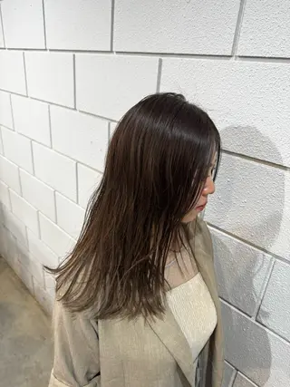 ロング 透け感/ハイトーン/ レイヤー/小山田のヘアスタイル