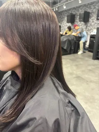 セミロング カラー まさか あやかのヘアスタイル