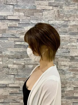 ショート ハイトーン Arphyのヘアスタイル