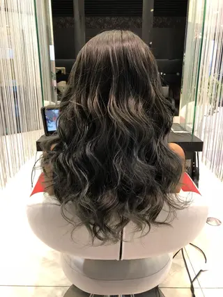 ミディアム カラー ヘアアレンジ 大塚 貴之のヘアスタイル
